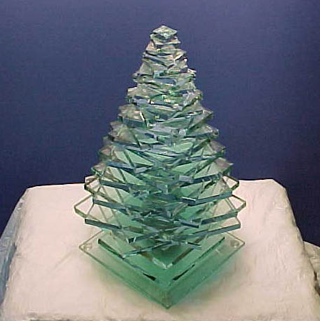 xmastree.jpg (34300 bytes)